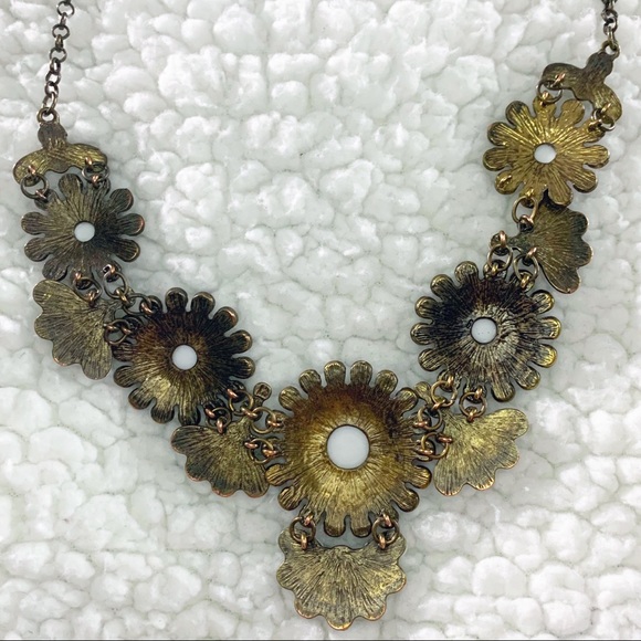 White and Gold Statement Necklace - Picture 4 of 5